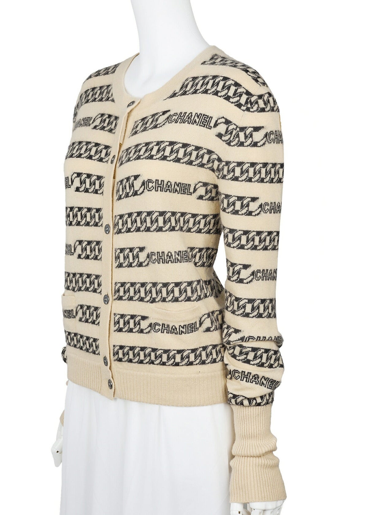 Cardigan en tricot d'occasion, bouton coco, cachemire, beige, finitions dorées, d'occasion