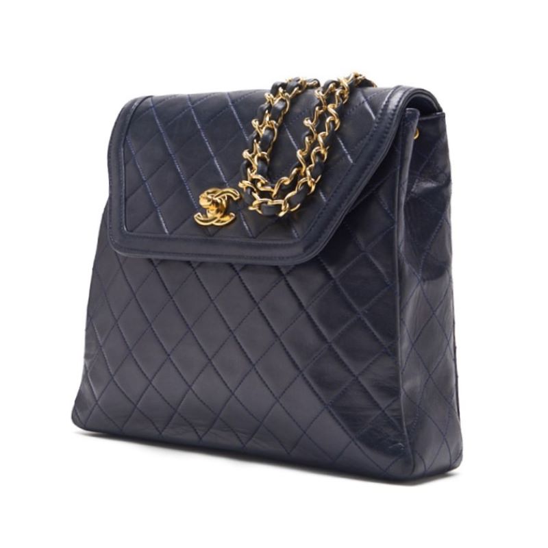 Pre-Owned Shoulder Bag, Matelasse Turn Lock, Lambskin, Navy, Gold-Tone Hardware, Pre-Owned