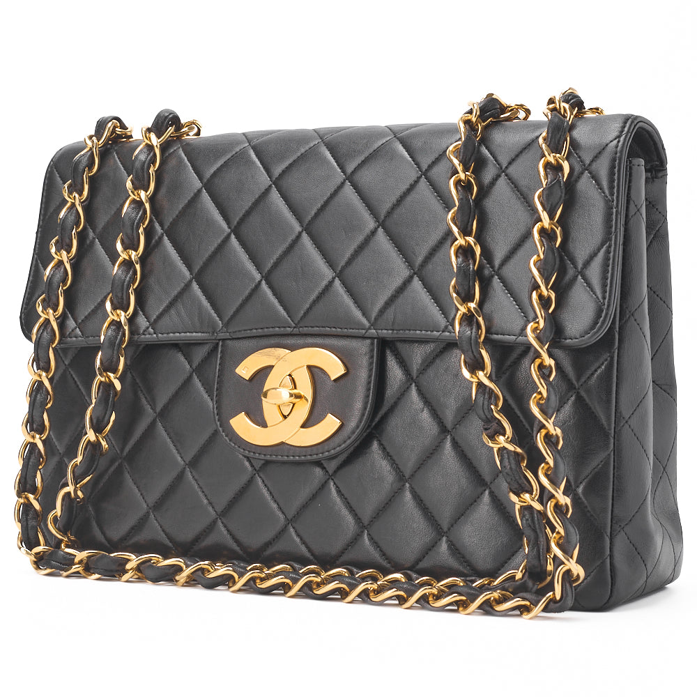 Sac bandoulière d'occasion, Deca Matelasse, chaîne à cadenas 30 tours, cuir d'agneau, noir, finitions dorées, d'occasion