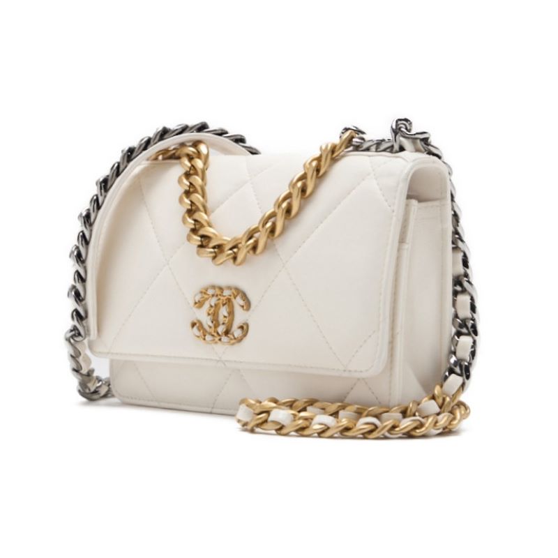 Pre-Owned Chain Wallet Matelasse Lambskin White Gold-Tone Hardware Pre-Owned