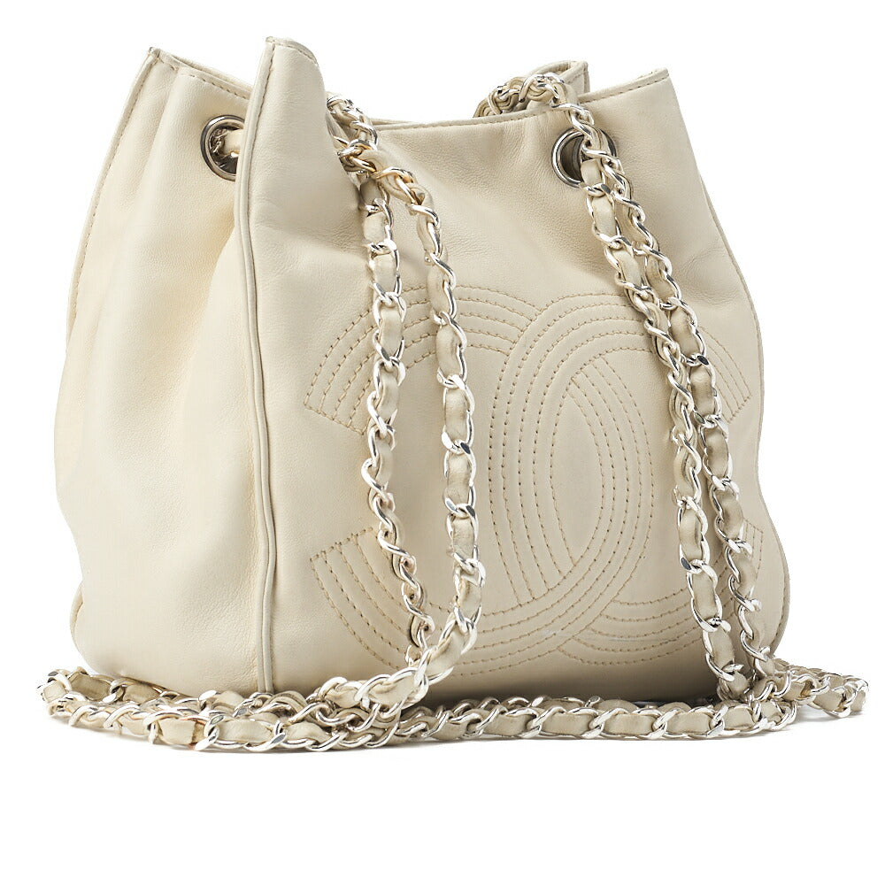 Sac fourre-tout à bandoulière d'occasion Coco Mark en cuir d'agneau ivoire et matériel argenté. D'occasion