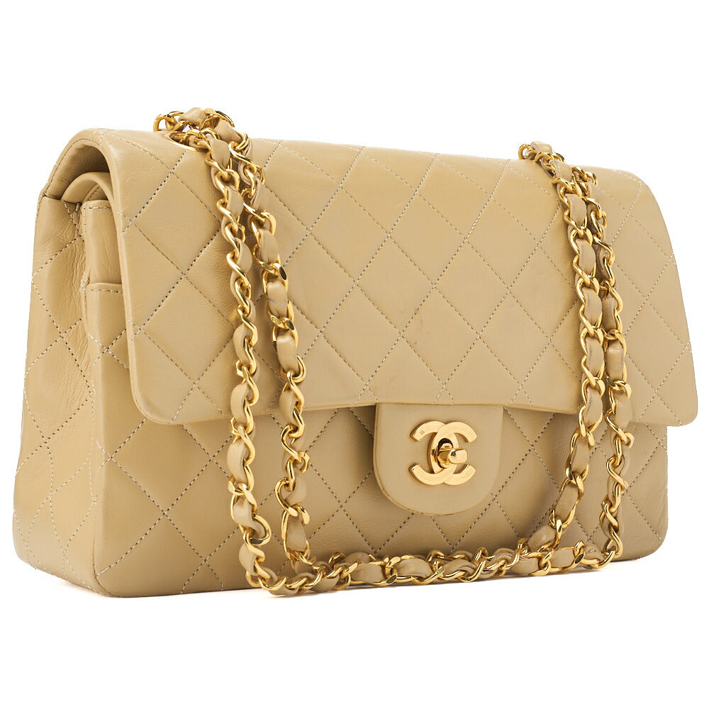 Sac à bandoulière d'occasion, sac fourre-tout matelassé à double rabat, cuir d'agneau beige, accessoires dorés. D'occasion