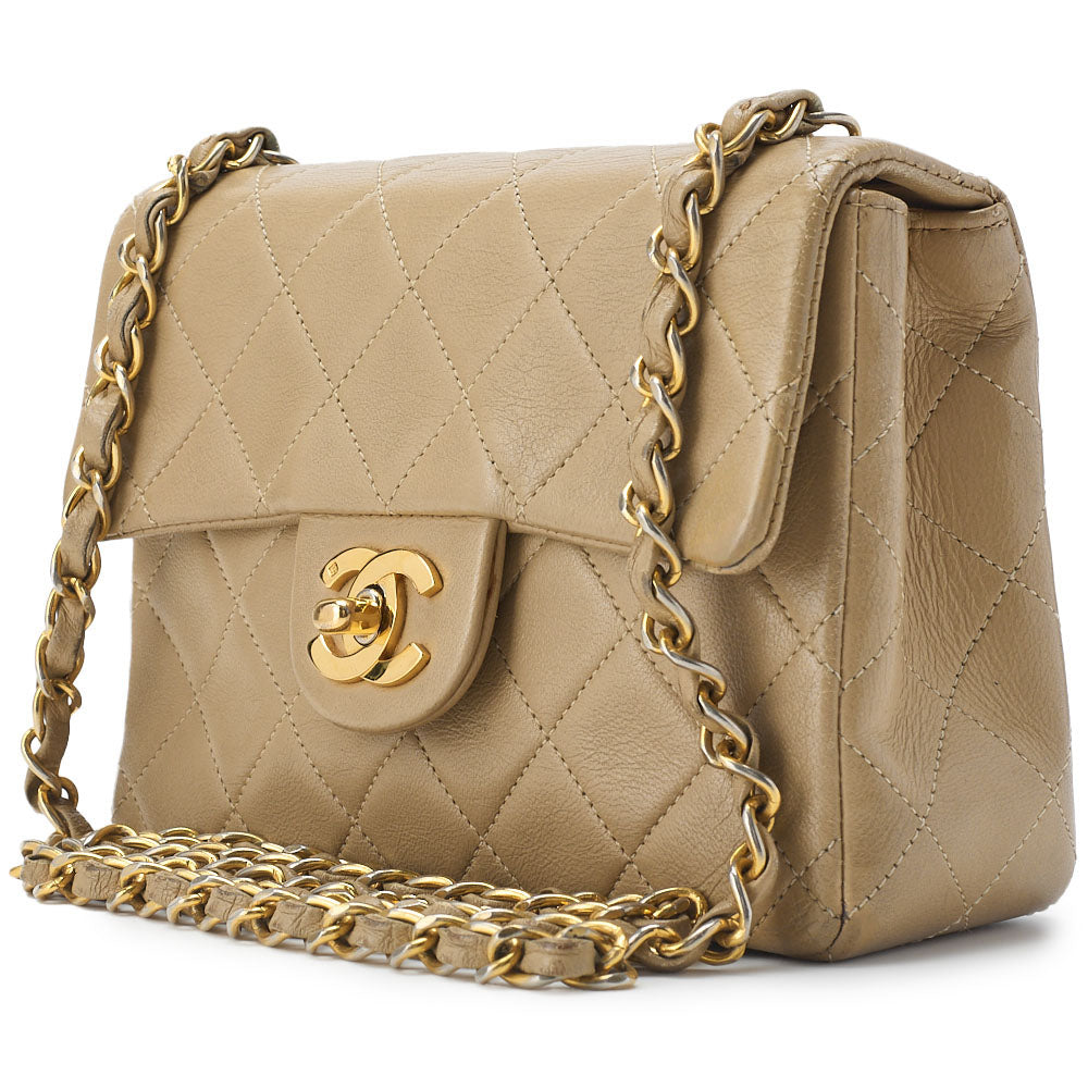 Pre-Owned Mini Shoulder Bag Matelasse Turn Lock Chain Lambskin Beige Gold-Tone Hardware Pre-Owned