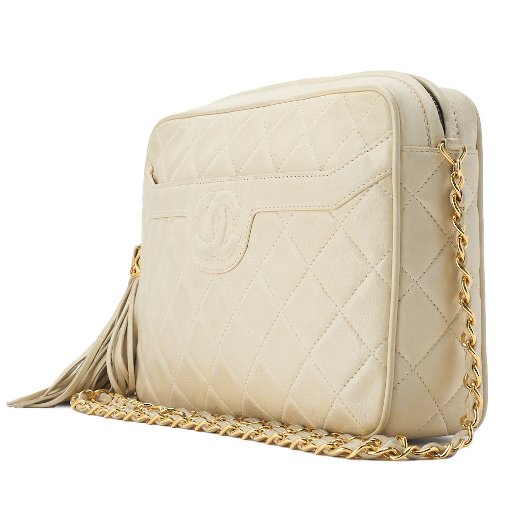 Sac bandoulière d'occasion, matelassé, bandoulière chaîne à franges, cuir d'agneau, ivoire, finitions dorées, d'occasion