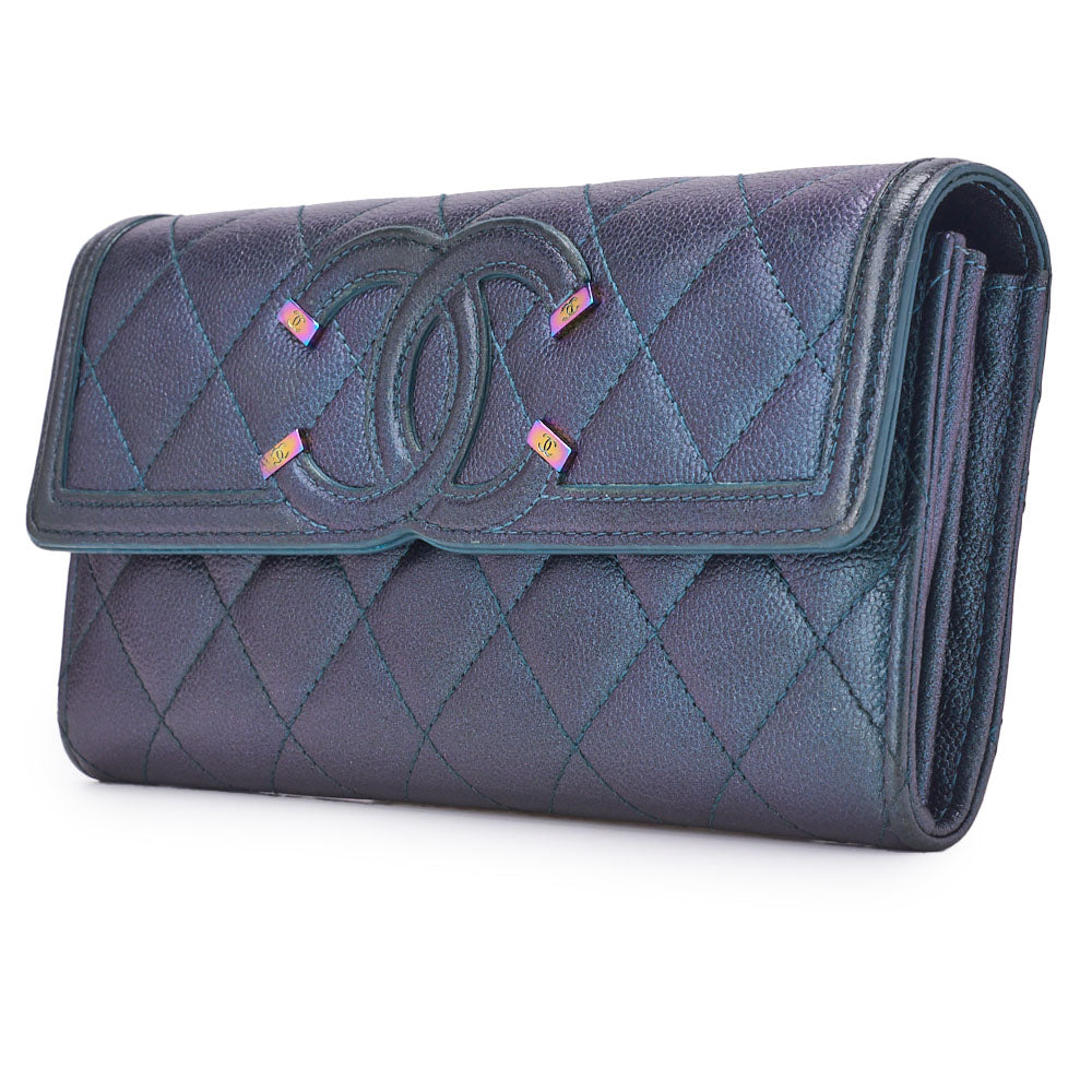 Pre-Owned Bi-Fold Long Wallet Matelasse CC Filigree Caviar Skin Metallic Green Silver-Tone Hardware Pre-Owned