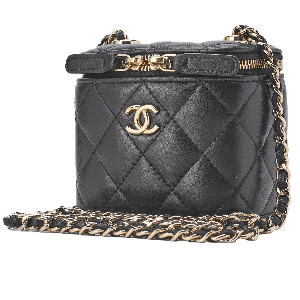 Pre-Owned Vanity Shoulder Bag Matelasse Lambskin Black Gold-Tone Hardware Pre-Owned