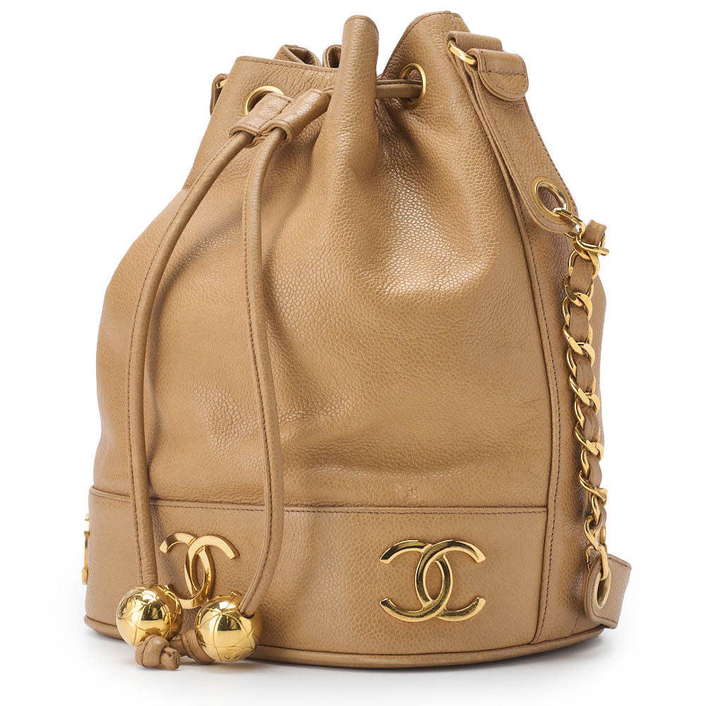 Sac bandoulière chaîne Triple Coco d'occasion, cordon de serrage, cuir caviar beige, matériel doré, d'occasion