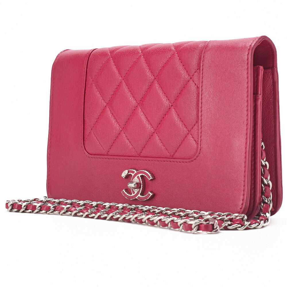 Pre-Owned Chain Wallet, Matelasse, Calfskin, Red, Silver-Tone Hardware, Pre-Owned