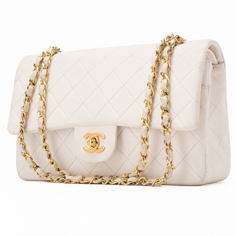 Pre-Owned Shoulder Bag Matelasse Double Flap Lambskin White Gold-Tone Hardware Pre-Owned
