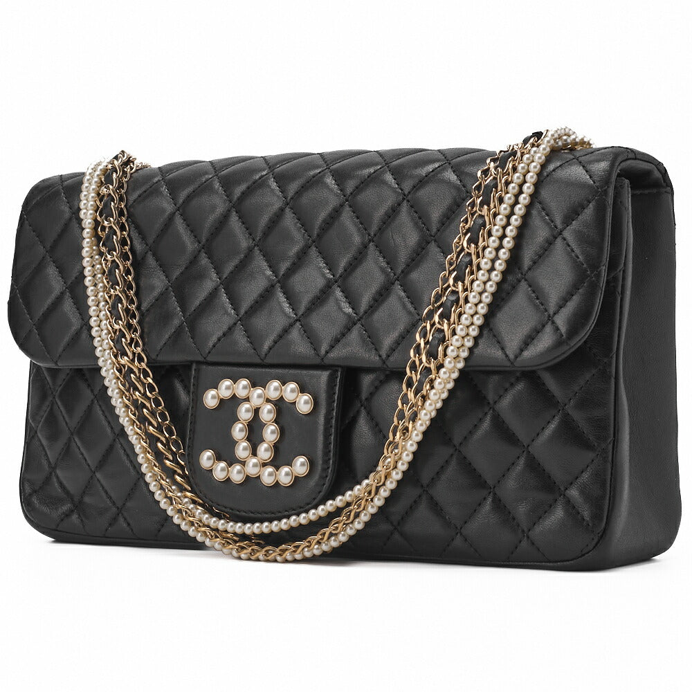 Pre-Owned Shoulder Bag Matelasse Lambskin Black Gold-Tone Hardware Pre-Owned