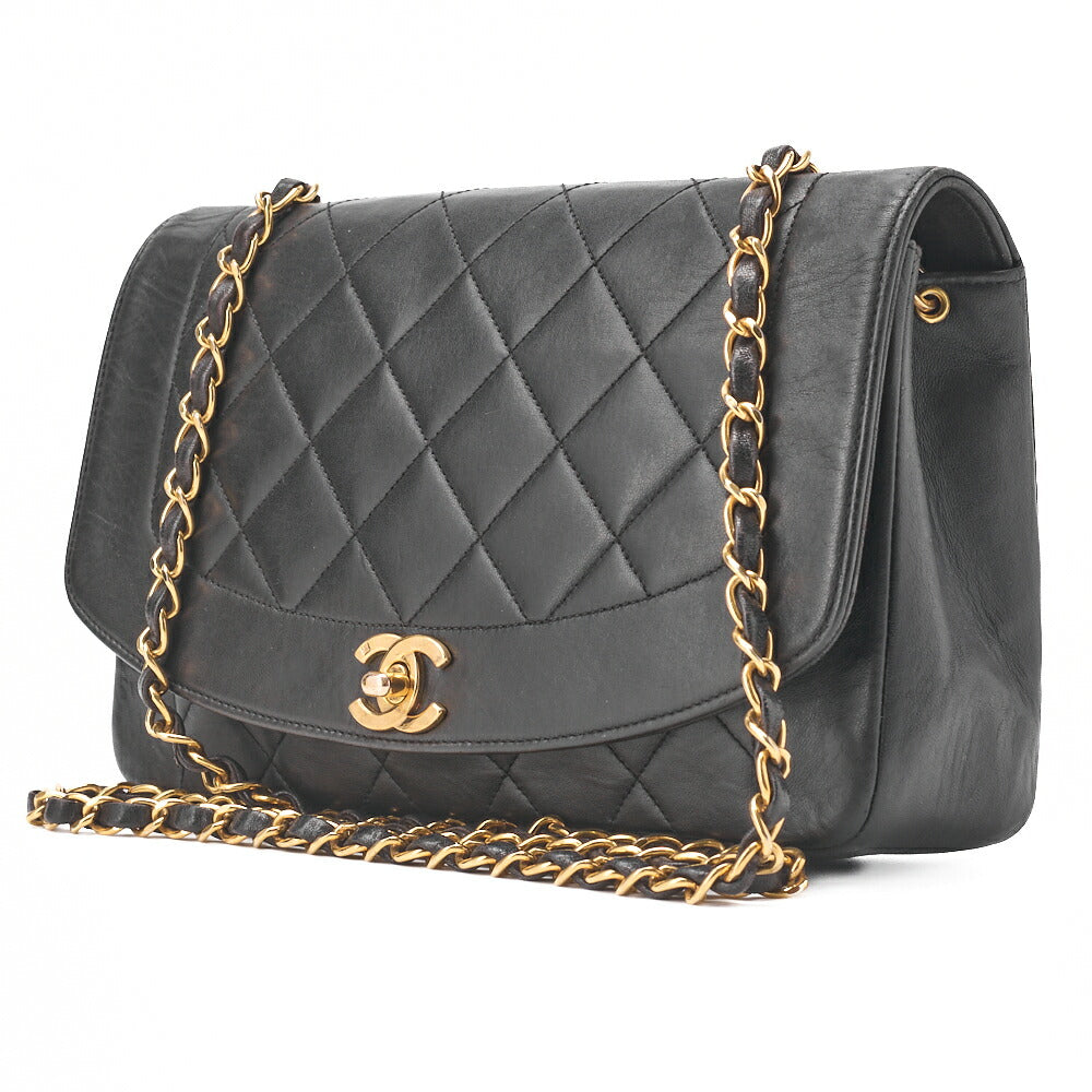 Sac fourre-tout à bandoulière d'occasion en cuir d'agneau matelassé noir et matériel doré.