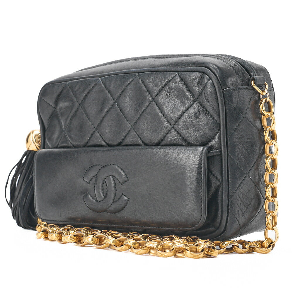 Sac à bandoulière matelassé Coco Mark d'occasion avec franges, chaîne Bijou, cuir d'agneau noir et accessoires dorés.