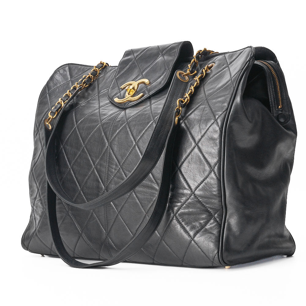 Pre-Owned Shoulder Bag Supermodel Matelasse Lambskin Black Gold-Tone Hardware Pre-Owned