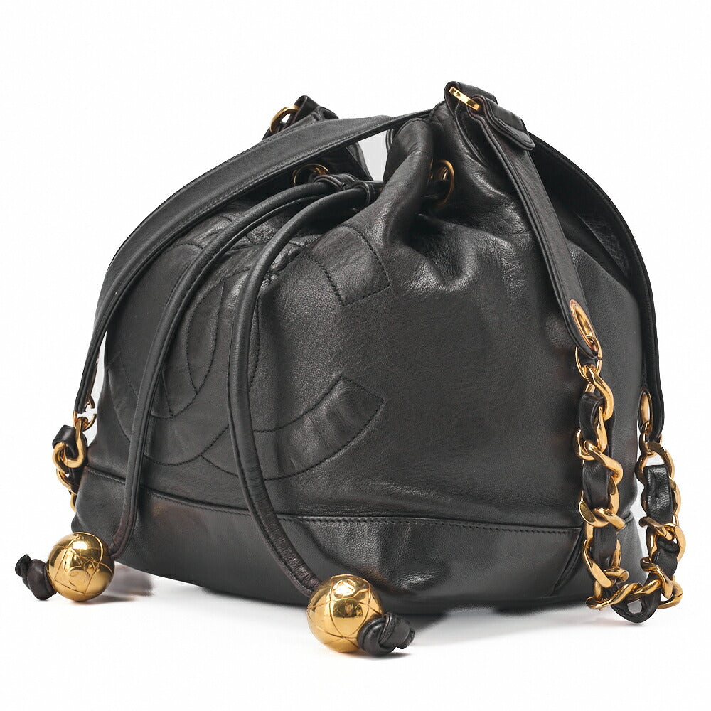 Sac à bandoulière d'occasion avec cordon de serrage en cuir d'agneau noir et finitions dorées