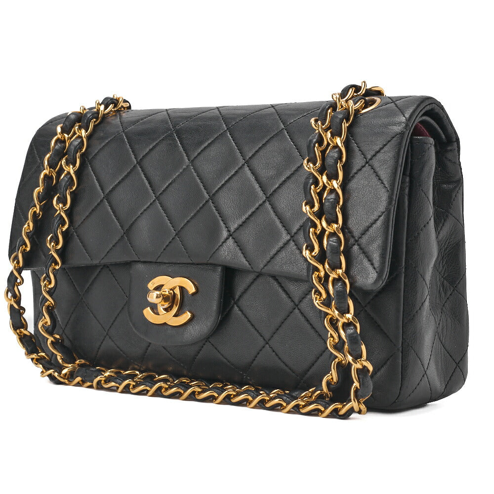 Sac bandoulière d'occasion Matelasse 23, double rabat, chaîne, cuir d'agneau noir, accessoires dorés.