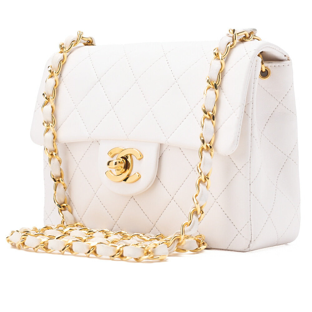 Pre-Owned Chain Shoulder Bag Mini Matelasse 18cm Lambskin White Single Flap Turnlock?Gold-Tone Hardware, Pre-Owned