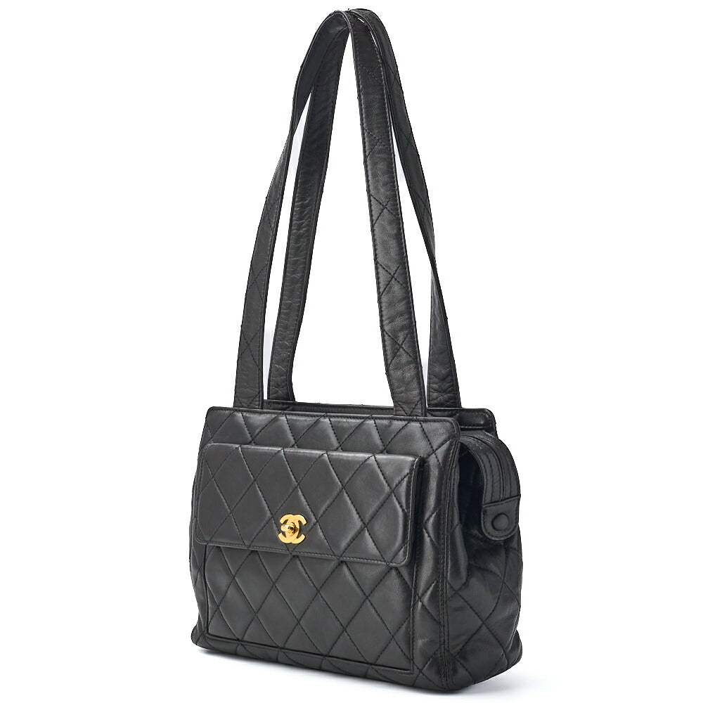 Sac bandoulière d'occasion en cuir d'agneau matelassé noir et métal doré.