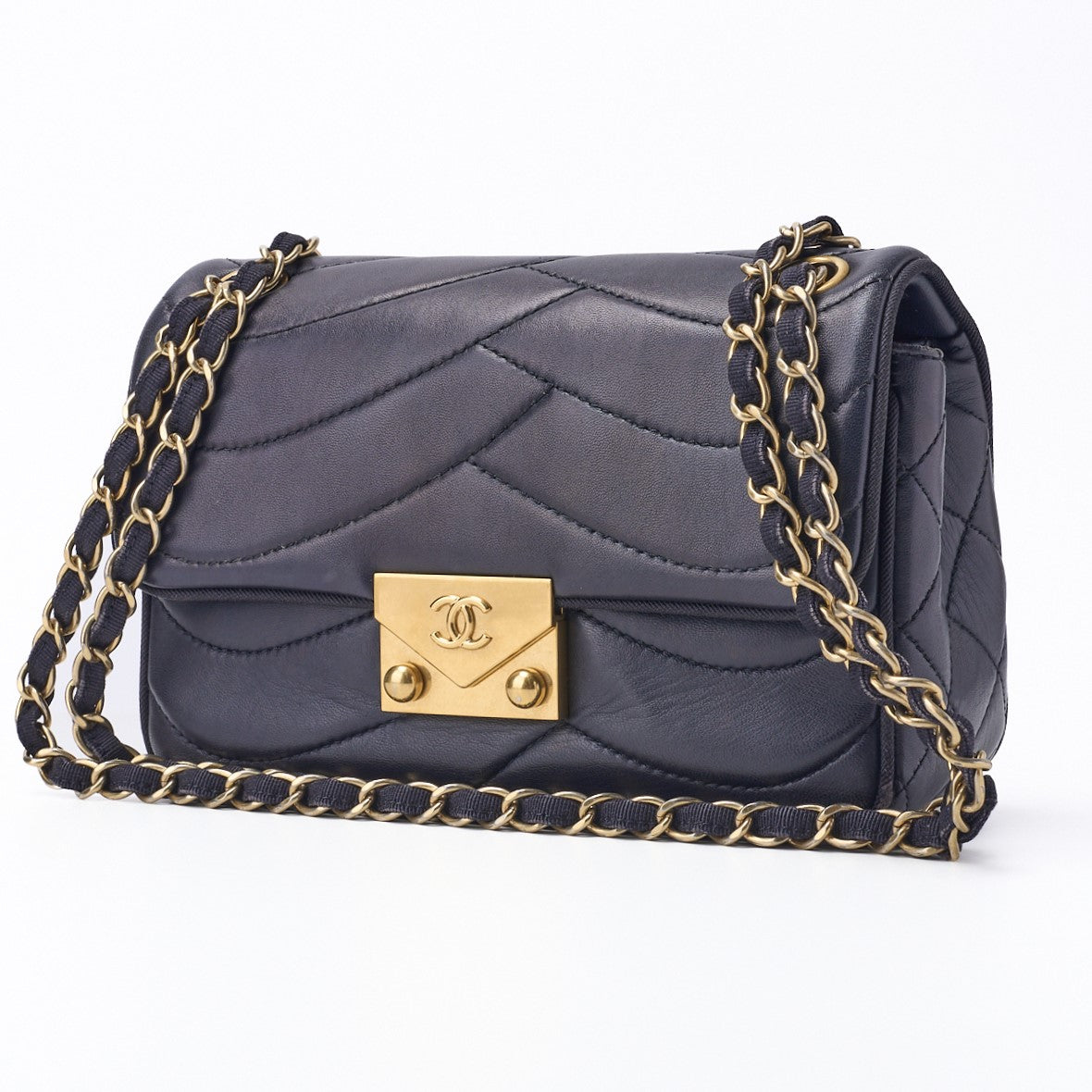 Pre-Owned Shoulder Bag, Push Lock, Wave Stitch, Lambskin Canvas, Navy, Gold-Tone Hardware, Pre-Owned